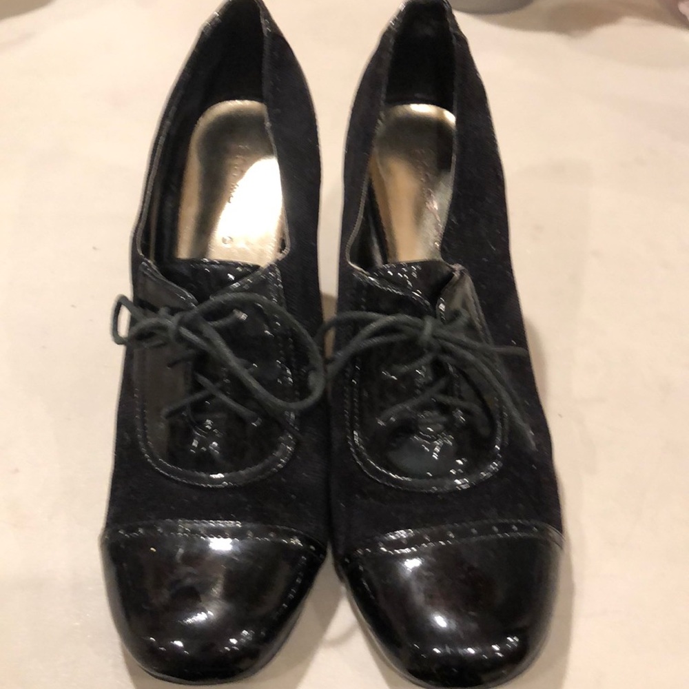Ann Marino ankle booties with laces